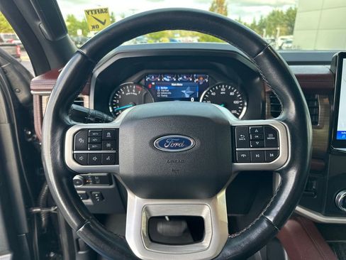 Used 2022 Ford Expedition Max Limited image 14