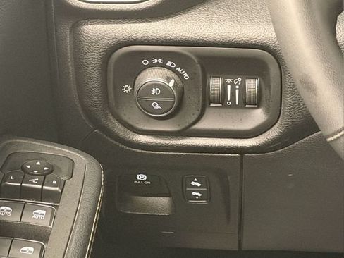 Used 2026 RAM 1500 Laramie AWD/4WD image 30
