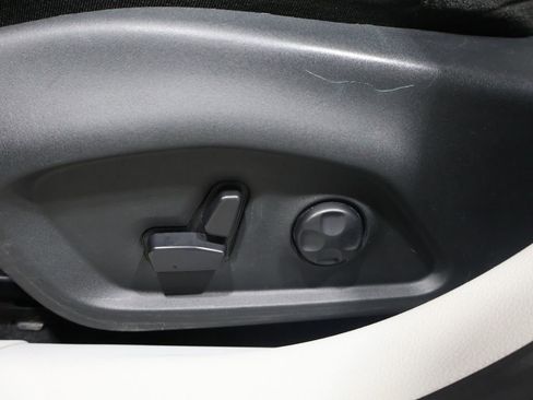 Used 2019 Jeep Compass Limited image 12