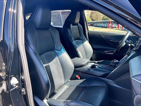 Used 2021 Toyota Venza XLE w/ Softex Package image 7