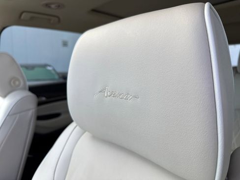 Used 2024 Buick Enclave Avenir image 14