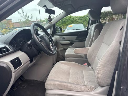 Used 2015 Honda Odyssey LX image 10