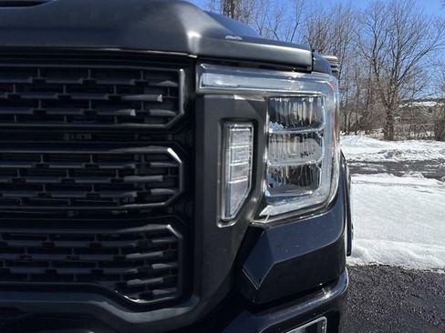 Used 2021 GMC Sierra 2500 Denali w/ Denali Ultimate Package image 9