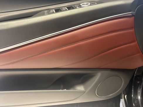 Used 2025 Genesis GV80 3.5T Prestige image 3