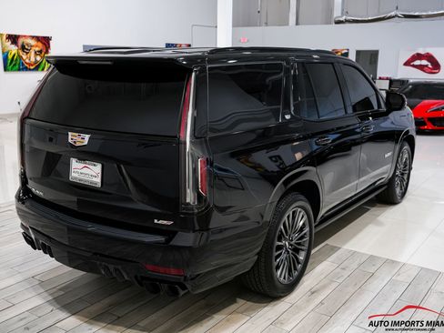 Used 2023 Cadillac Escalade V AWD/4WD image 25