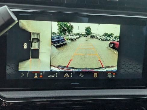 Used 2024 GMC Sierra 2500 AT4 w/ AT4 Premium Plus Package image 14