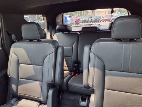 New 2026 Chevrolet Traverse High Country w/ LPO, Floor Liner Package image 24