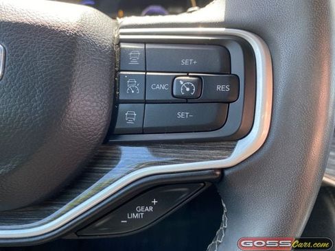 Used 2022 Jeep Wagoneer Series III AWD/4WD image 19