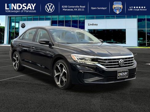 Used 2020 Volkswagen Passat 2.0T R-Line image 1