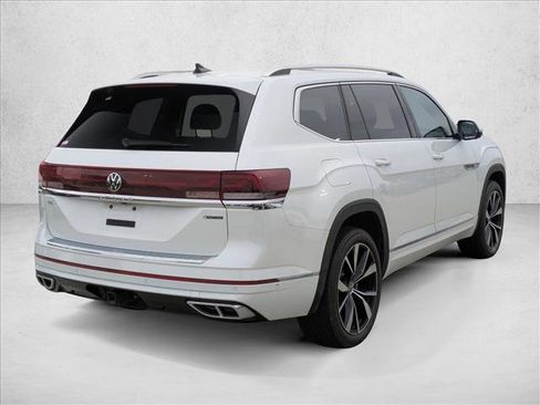 Used 2024 Volkswagen Atlas SEL Premium R-Line image 5