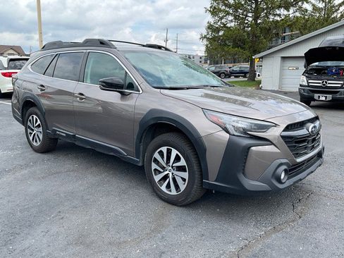 Used 2024 Subaru Outback Premium image 10