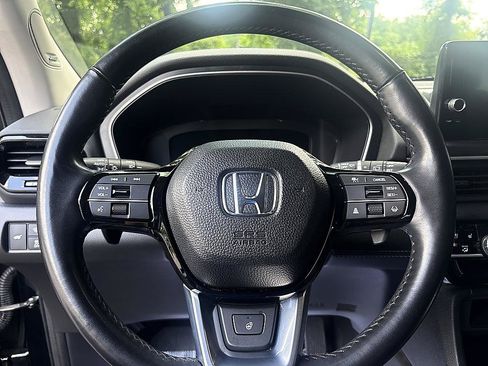 Used 2023 Honda Pilot Elite image 13