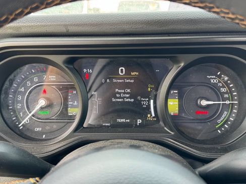 Used 2024 Jeep Wrangler Unlimited AWD/4WD image 25