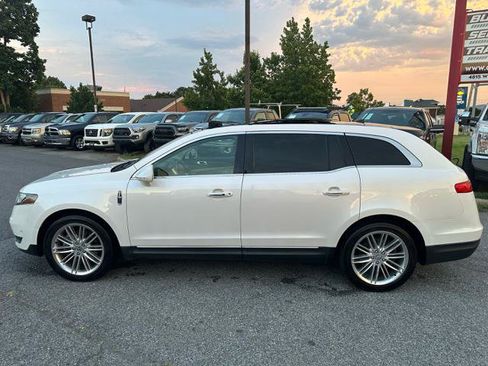 Used 2018 Lincoln MKT AWD w/ Technology Package image 11