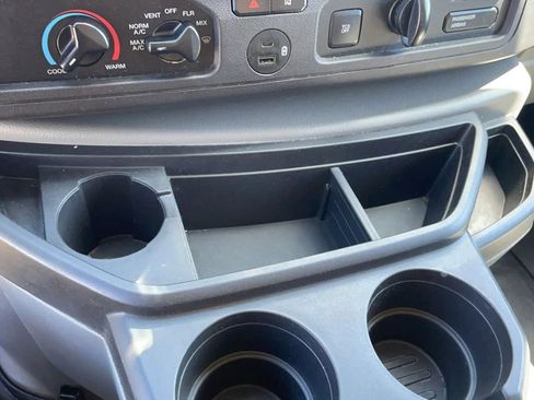 Used 2022 Ford E-350 and Econoline 350 Super Duty RWD image 30