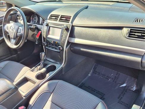 Used 2015 Toyota Camry SE FWD image 21