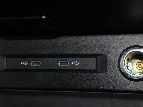 Used 2024 Volkswagen Taos SE image 25