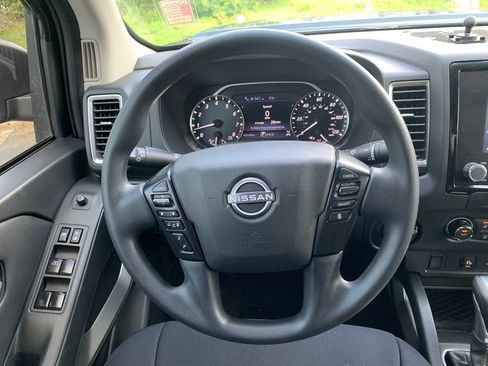 Used 2023 Nissan Frontier SV w/ Technology Package AWD/4WD image 11