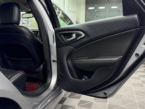 Used 2016 Chrysler 200 C w/ Premium Group image 8