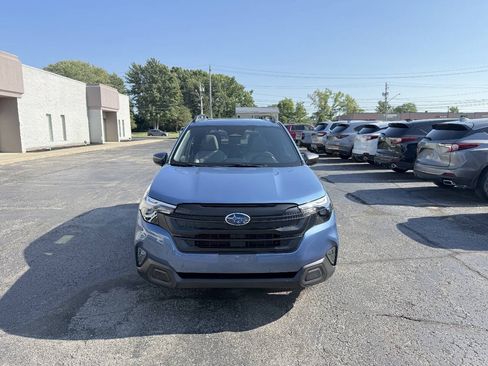 Used 2025 Subaru Forester Premium w/ Convenience Package #1 AWD/4WD image 3