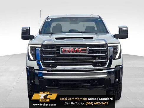 Used 2025 GMC Sierra 2500 SLT AWD/4WD image 5