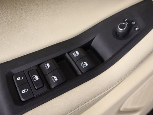 Used 2023 Jeep Grand Cherokee Limited w/ Trailer Tow Prep Group (B) AWD/4WD image 20