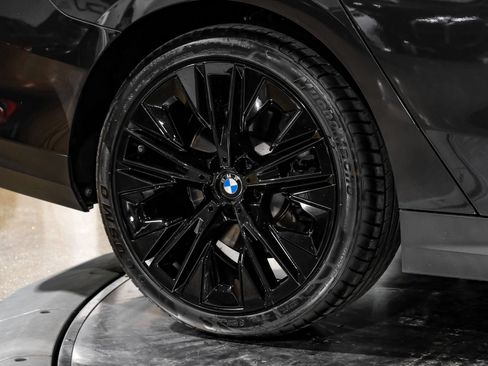 Used 2025 BMW 530i RWD image 69