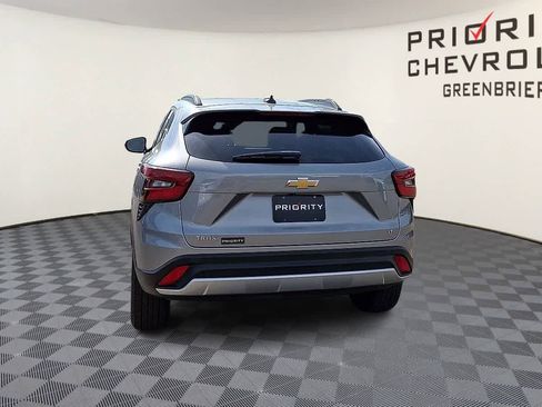 Used 2024 Chevrolet Trax LT w/ Driver Confidence Package FWD image 7