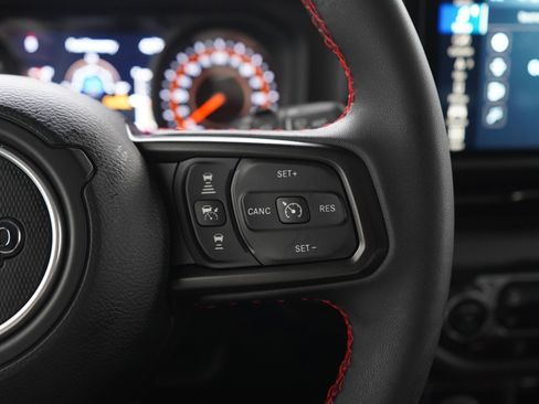 Used 2024 Jeep Wrangler Unlimited Rubicon w/ Technology Group AWD/4WD image 27