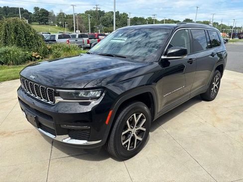 Used 2023 Jeep Grand Cherokee L Limited AWD/4WD image 3