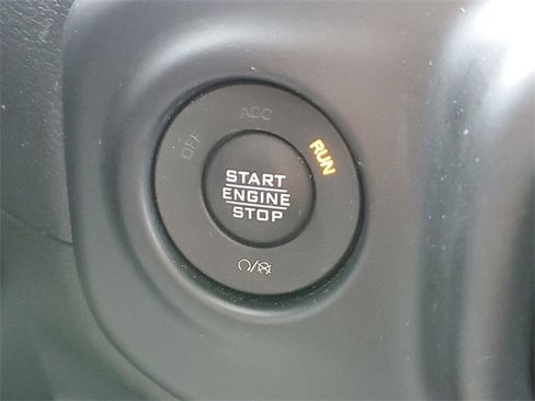 Used 2022 Jeep Wrangler Unlimited Sahara w/ Cold Weather Group image 15