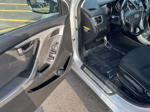 Used 2016 Hyundai Elantra Value Edition FWD image 17