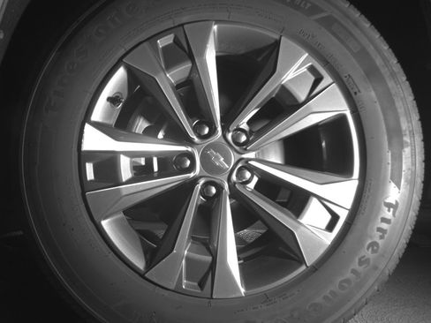 Used 2025 Chevrolet Equinox LT FWD image 12
