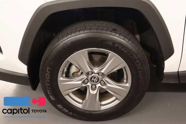 Used 2024 Toyota RAV4 LE AWD/4WD image 8