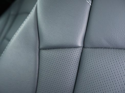 Used 2024 Buick Enclave Essence w/ Experience Buick Package image 13