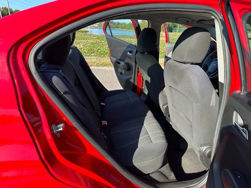 Used 2014 Chevrolet Sonic LT image 15