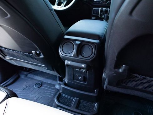 Used 2024 Jeep Wrangler High Altitude AWD/4WD image 18