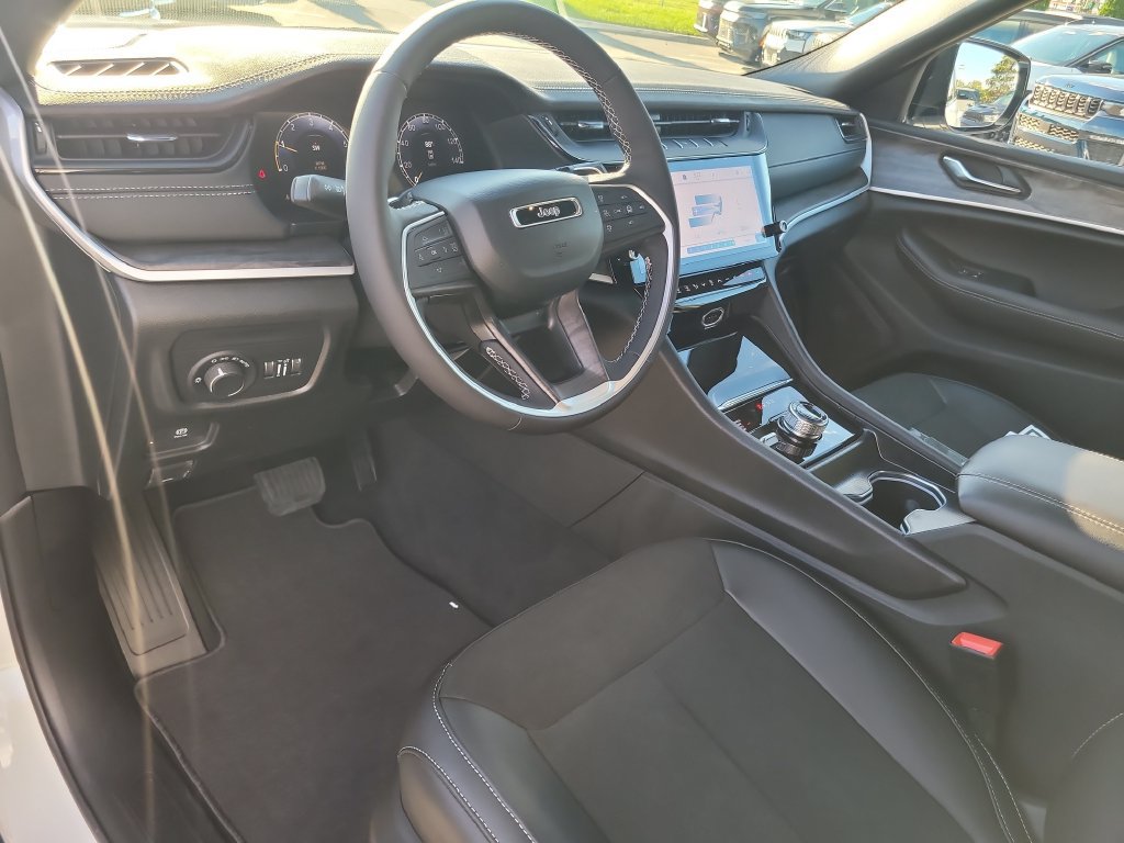 New 2027 Jeep Grand Cherokee Altitude AWD/4WD image 21