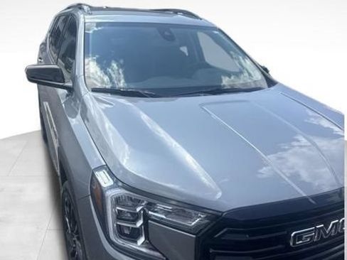 Used 2023 GMC Terrain SLT w/ Elevation Edition AWD/4WD image 9