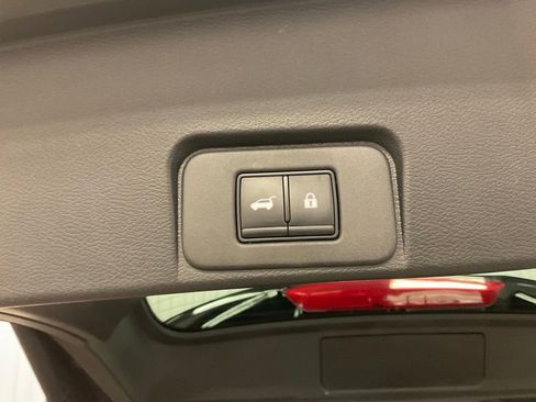 Used 2023 Nissan Rogue SV w/ SV Premium B Package image 37