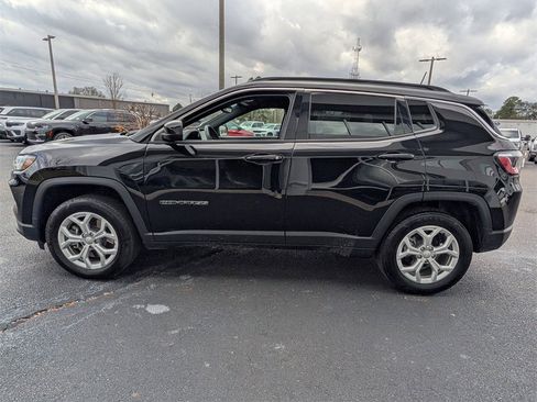 Used 2024 Jeep Compass Latitude image 7