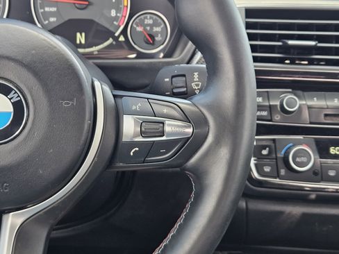 Used 2016 BMW M4 Convertible image 29