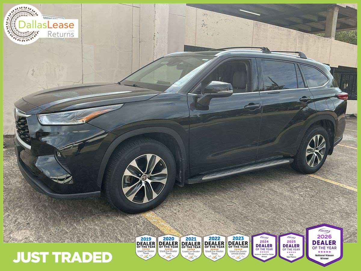 Used 2021 Toyota Highlander XLE AWD/4WD image 1