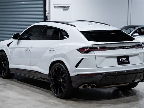 Used 2022 Lamborghini Urus AWD/4WD image 70
