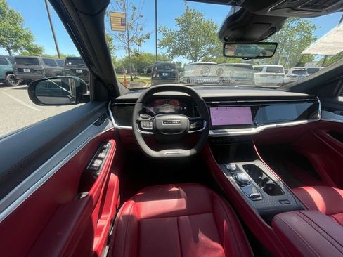 Used 2024 Jeep Wagoneer Launch Edition AWD/4WD image 17