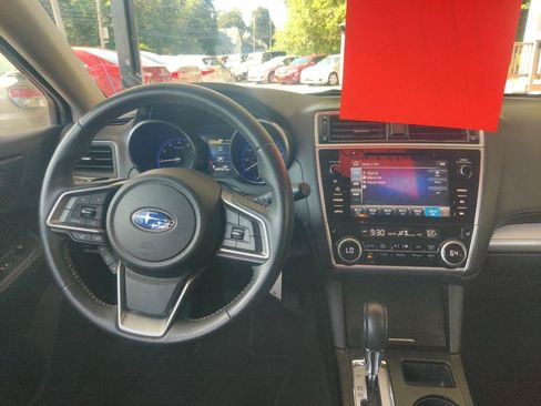 Used 2018 Subaru Outback 2.5i Premium AWD/4WD image 11