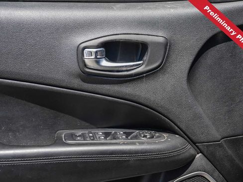 Used 2019 Jeep Compass Latitude FWD image 13