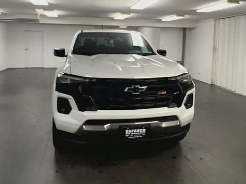 Certified 2024 Chevrolet Colorado Z71 w/ Z71 Convenience Package 2 AWD/4WD image 3
