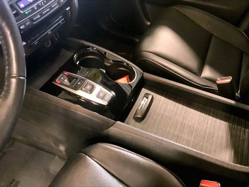 Used 2018 Honda Pilot Touring image 17