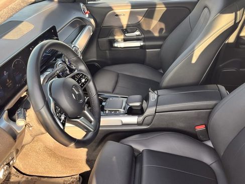 Used 2022 Mercedes-Benz EQB 350 4MATIC image 11